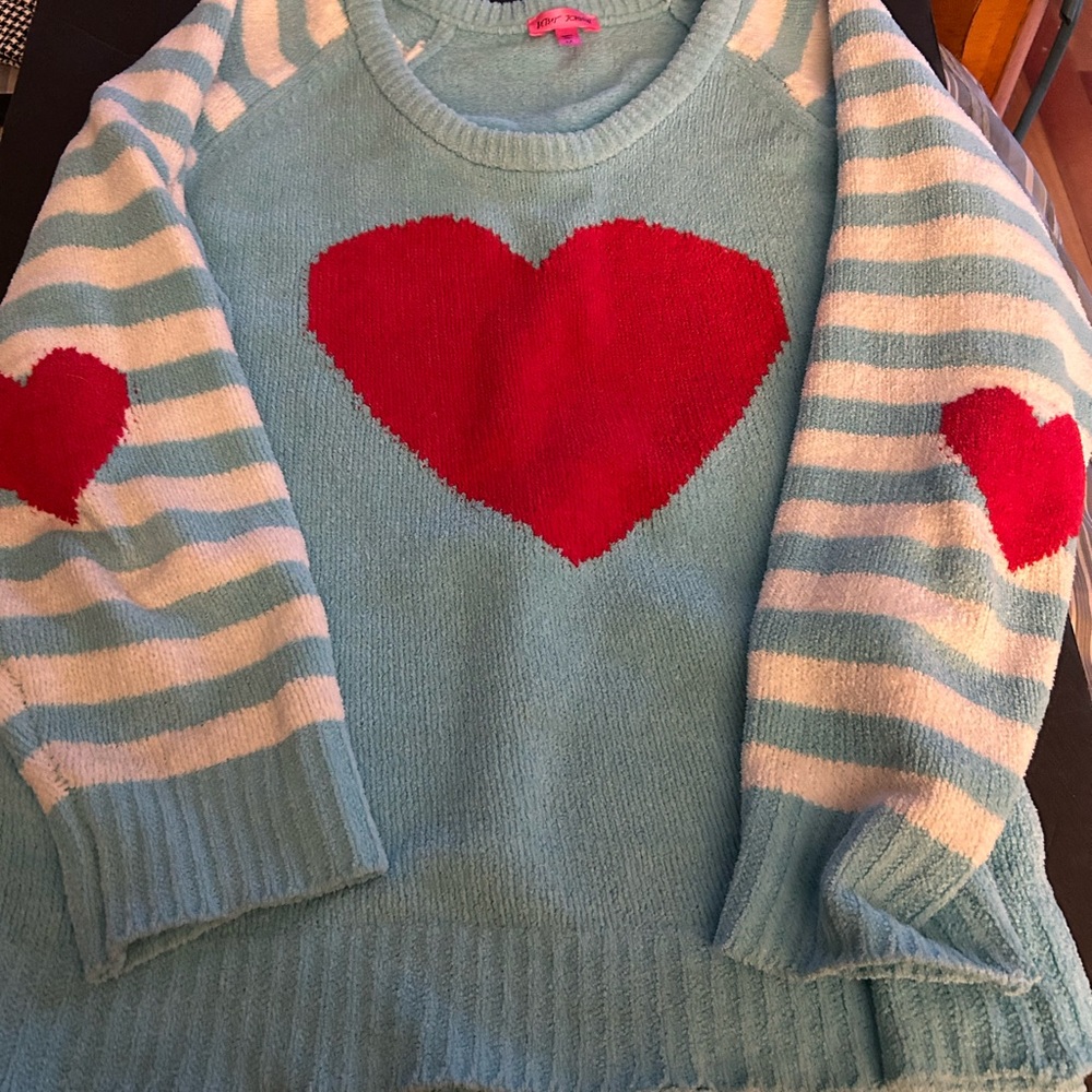 Betsey Johnson adorable heart sweater, size M